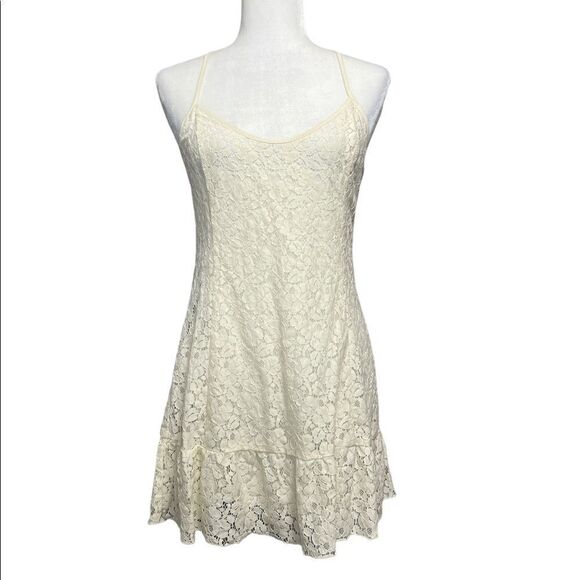 aritzia Talula Shibuya Crisscross Lace Ruffle Hem Eyelet Mini Dress - Picture 4 of 11